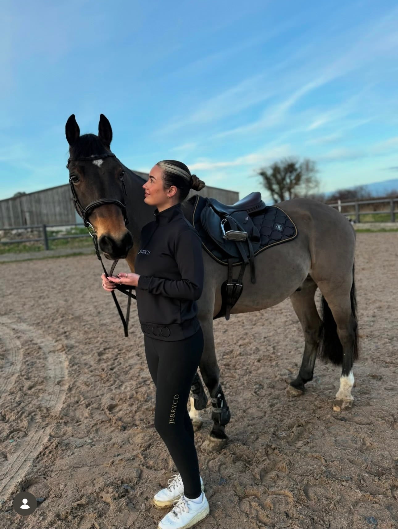 Nero Black & Gold Saddle Pad