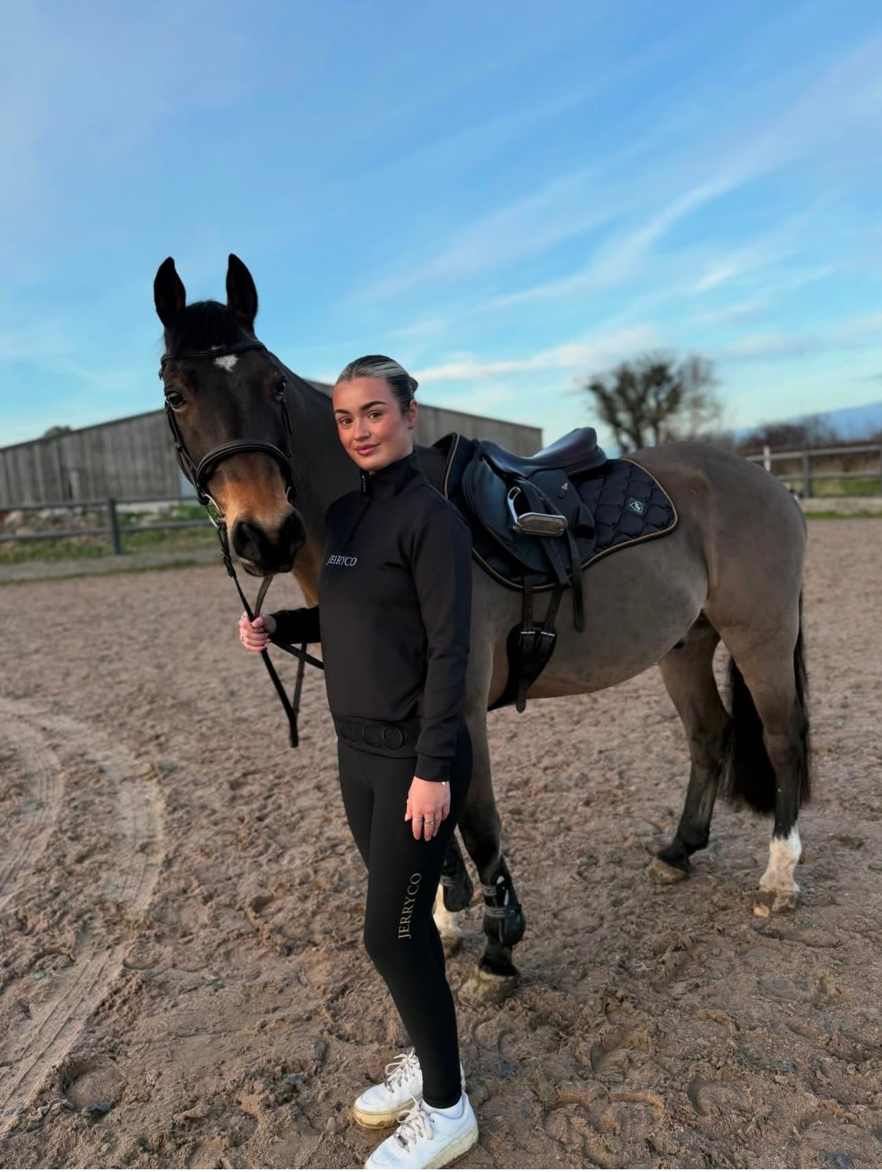 Nero Black & Gold Saddle Pad